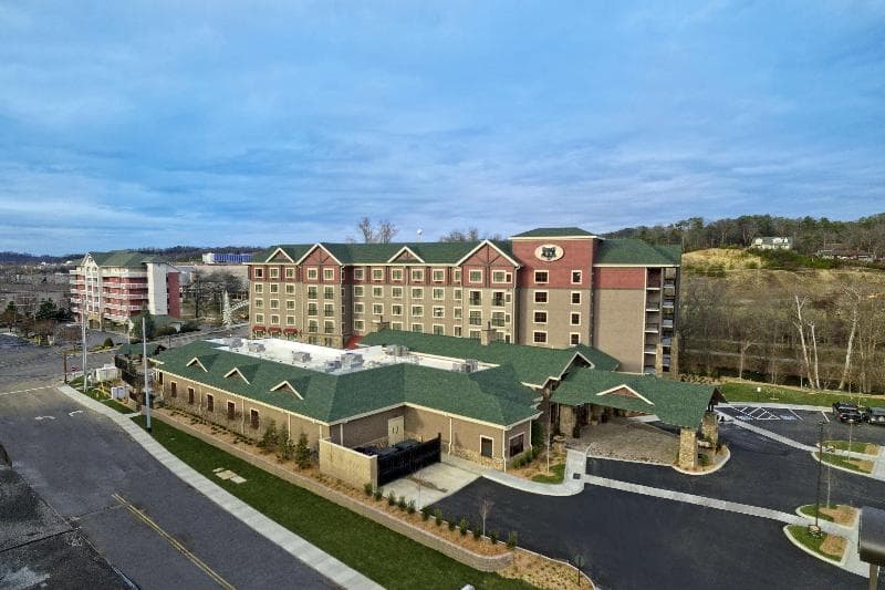 Black Fox Lodge Pigeon Forge, Tapestry Collection by Hilton 3