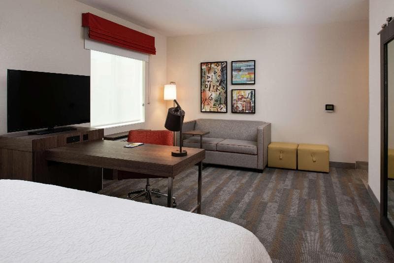 Hampton Inn & Suites Buena Park 4