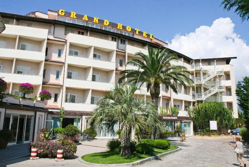 Grand Hotel President 1