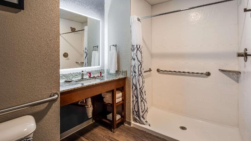 Best Western Premier Ankeny Hotel 5