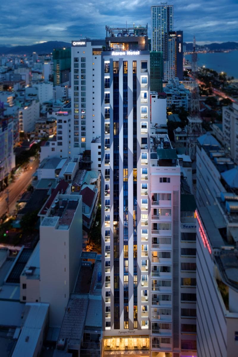 Aaron Hotel main