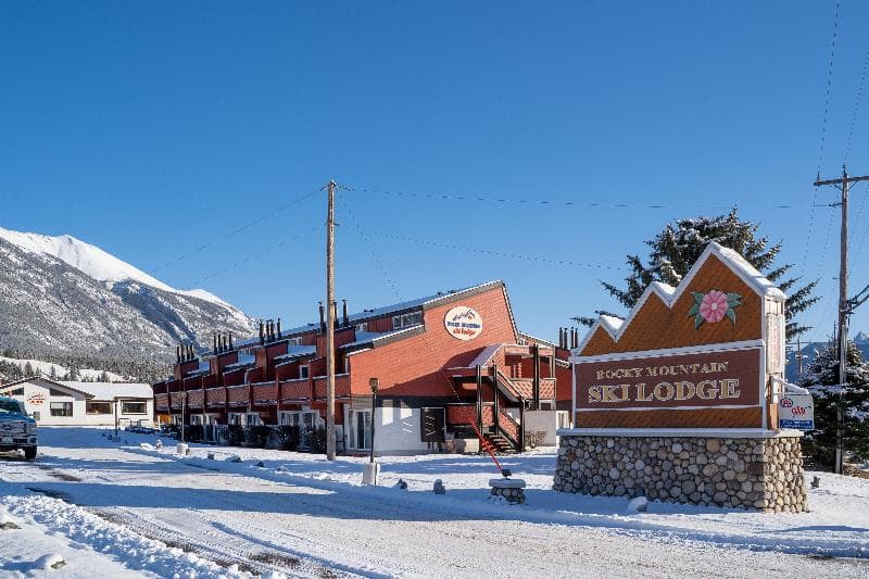 Rocky Mountain Ski Lodge 4