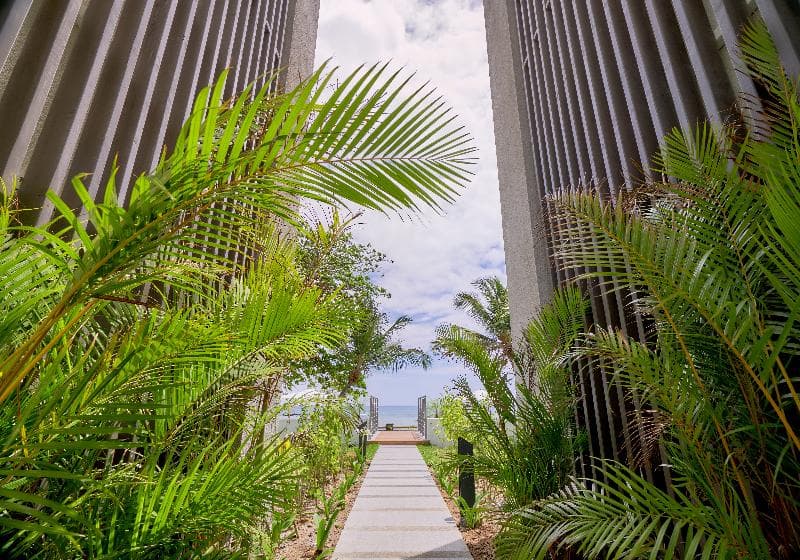 Les Estivales Beachfront Suites & Penthouses by LOV 4