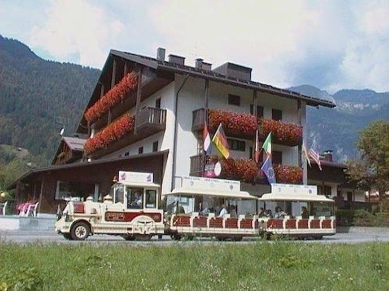Hotel Ferrari 3