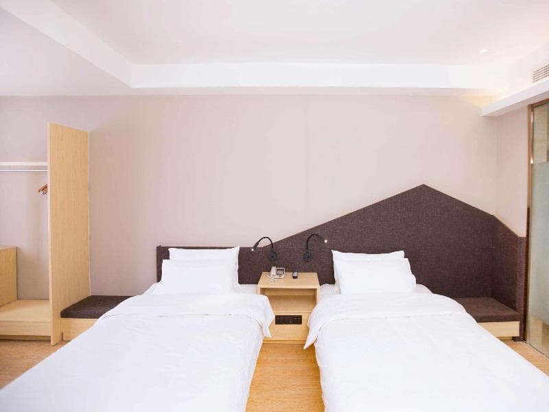Ibis Styles Hotel (Jingdezhen Cidu Avenue) 3