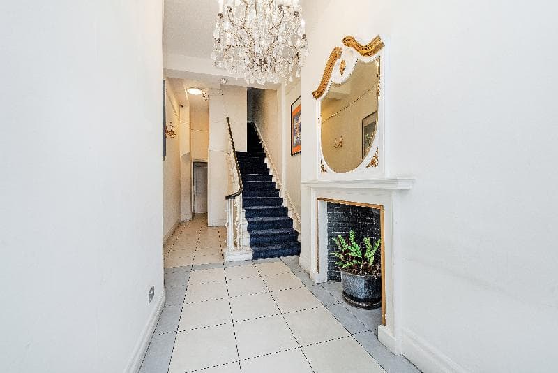 17 Hertford Street