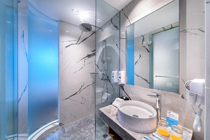 Holiday Inn Express Jakarta Matraman 5