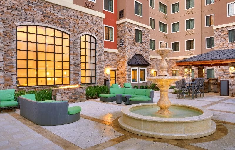 Holiday Inn Express & Suites Gainesville I-75 5