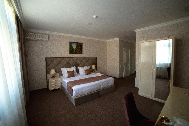 Khaghani Center Hotel 5