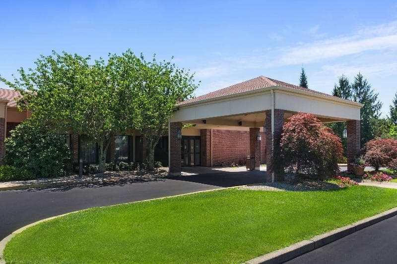 Sonesta Select Newport Middletown photo 1