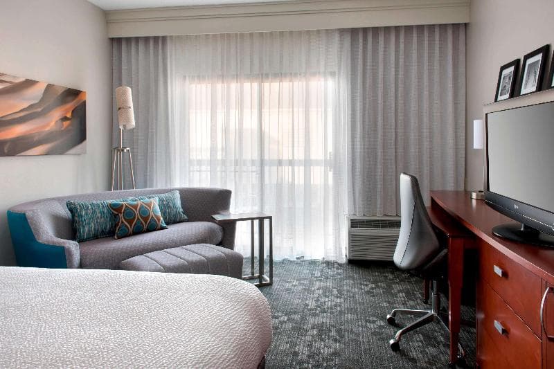 Sonesta Select Newport Middletown 5