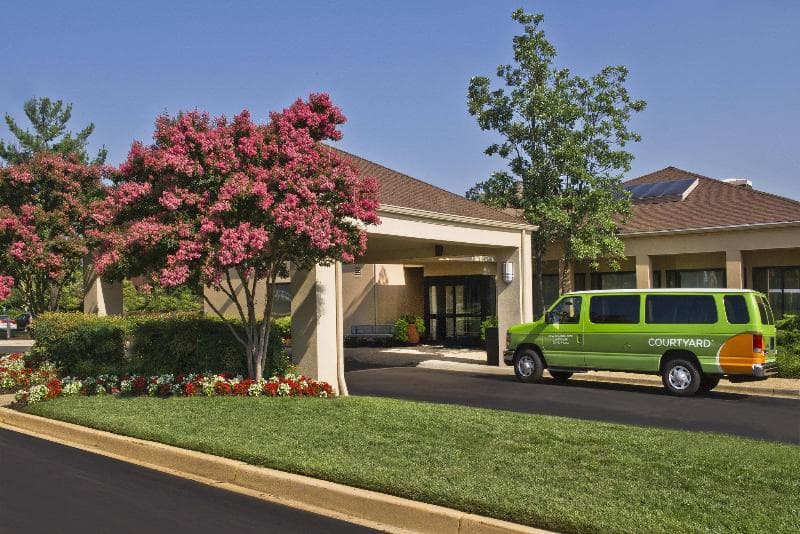 Courtyard By Marriott New Carrollton Landover photo 1