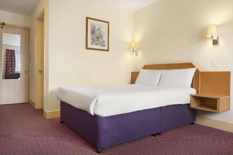 Days Inn Sevenoaks Clacket Lane photo 1