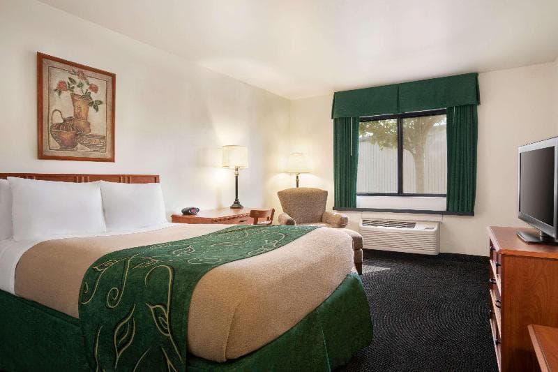 Baymont By Wyndham Buffalo 3