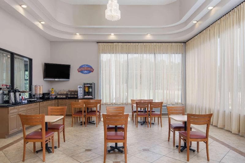 Baymont By Wyndham Douglasville Atlanta 3