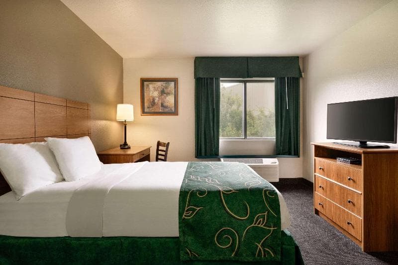 Travelodge By Wyndham Dexter 4