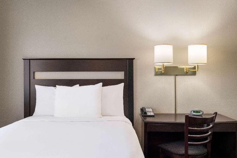 Travelodge By Wyndham Dexter 3