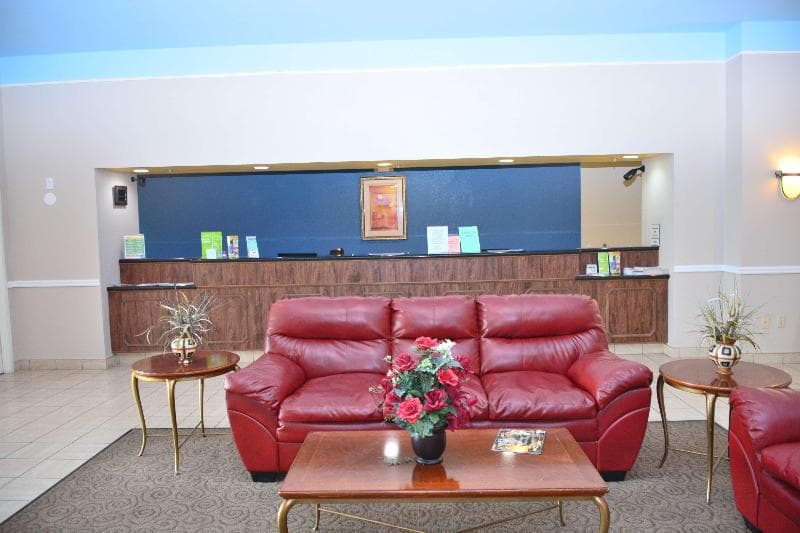 Baymont Inn & Suites Brenham 4
