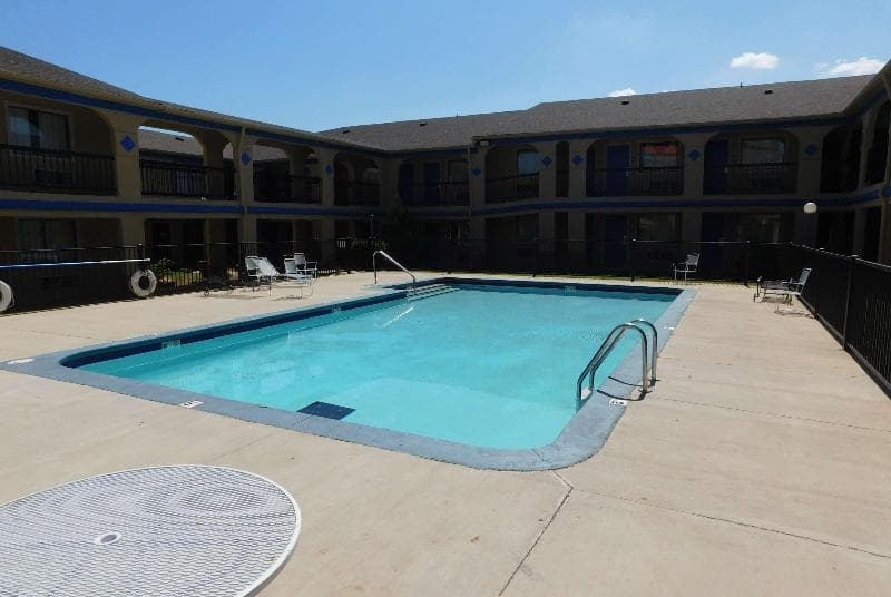 Days Inn By Wyndham Oklahoma City Nw Expressway 4