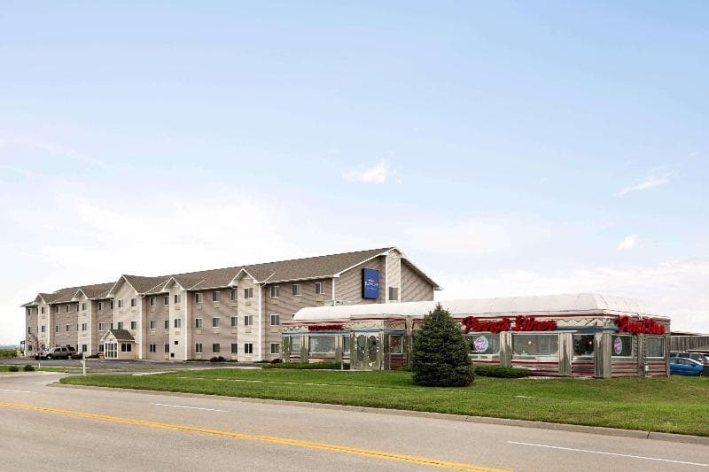 Baymont By Wyndham Fremont 4