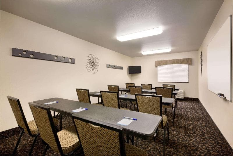 Baymont By Wyndham Glendive photo 1