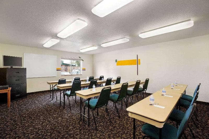 Travelodge By Wyndham North Platte photo 1