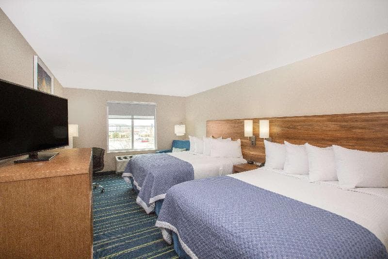 Days Inn & Suites By Wyndham Kearney 4