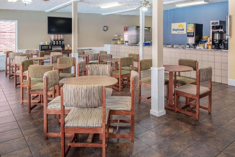 Days Inn & Suites By Wyndham Branson 2