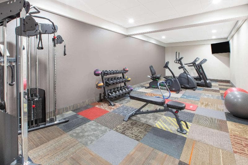 Days Inn & Suites by Wyndham Grand Rapids Near Downtown 2