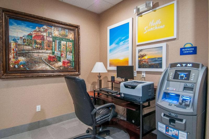 Days Inn & Suites By Wyndham San Antonio Near At&T main