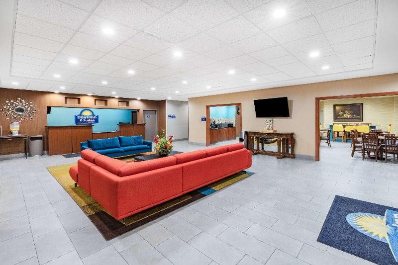 Days Inn & Suites By Wyndham San Antonio Near At&T 5