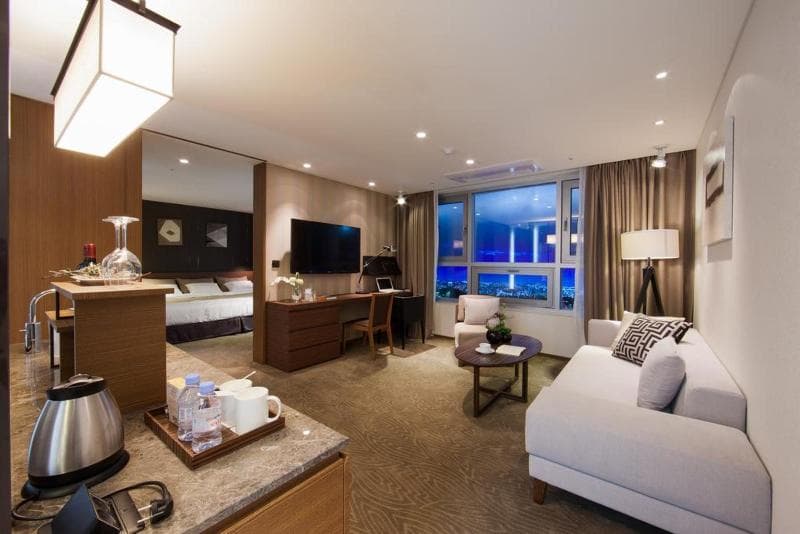 Ramada Encore Cheonan 4