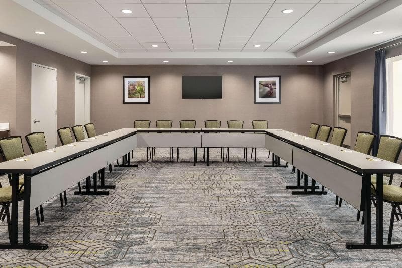 Hampton Inn Brooklyn Park 5