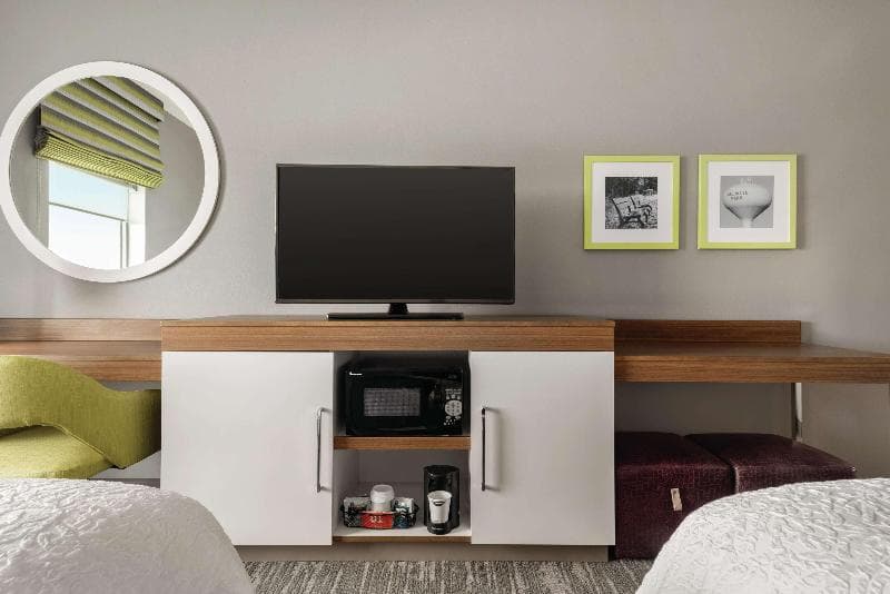 Hampton Inn Brooklyn Park 3