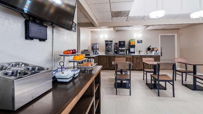 Surestay By Best Western Higginsville main