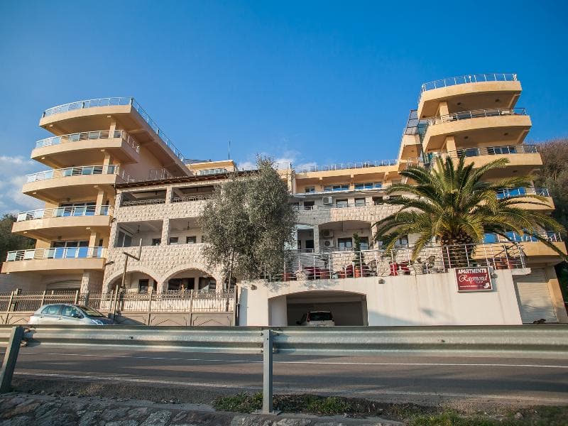 Raymond Apartments 5