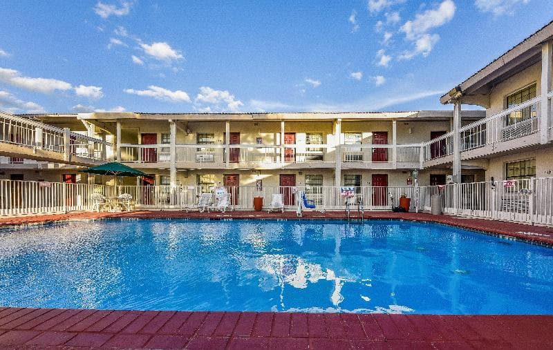 Red Roof Inn Plano 4