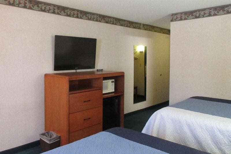 Clarion Inn 3