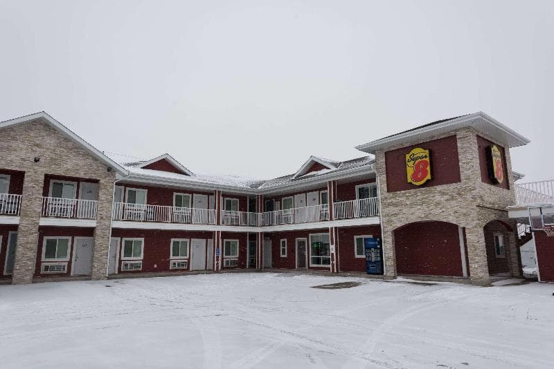 Super 8 By Wyndham Watrous 4