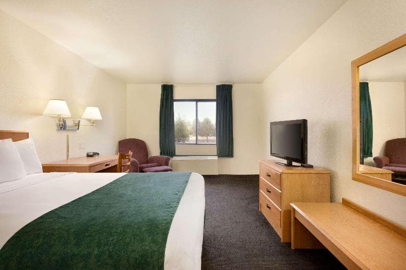 Travelodge By Wyndham Alpine 5