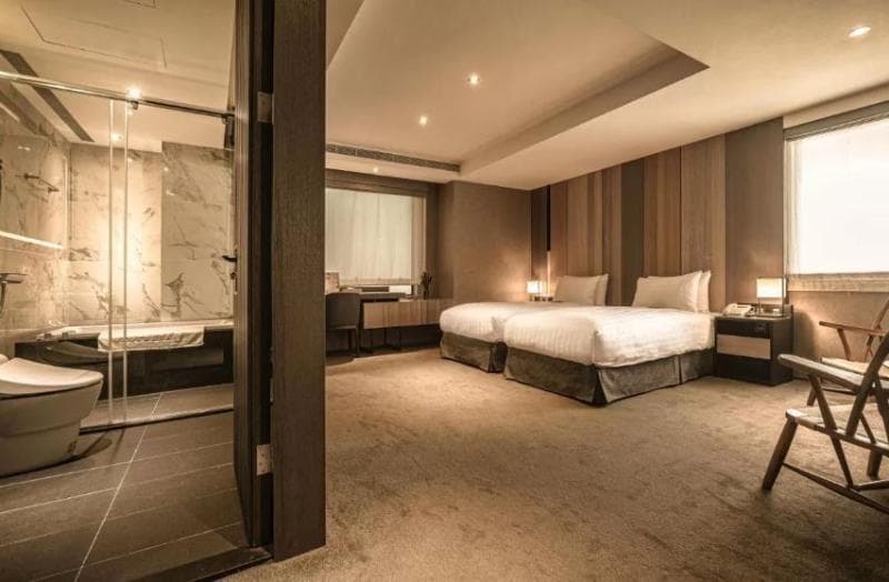 Hotel East 5