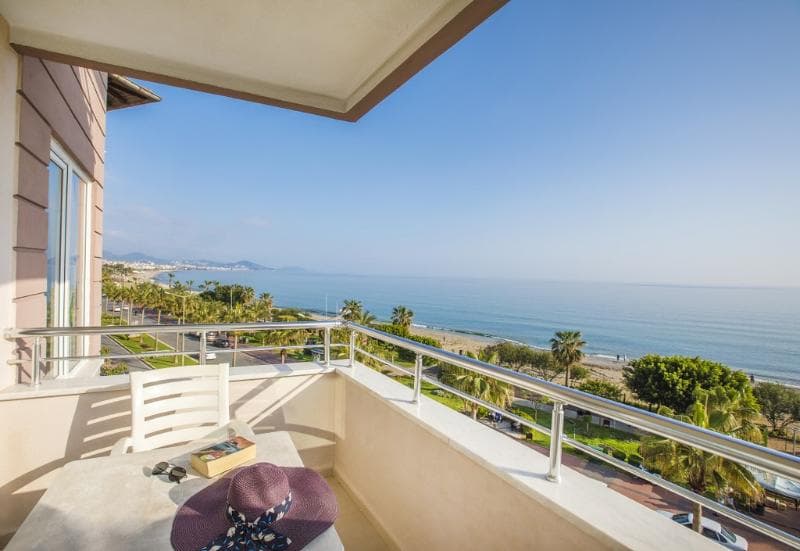 Hawaii Suit Beach Hotel 2