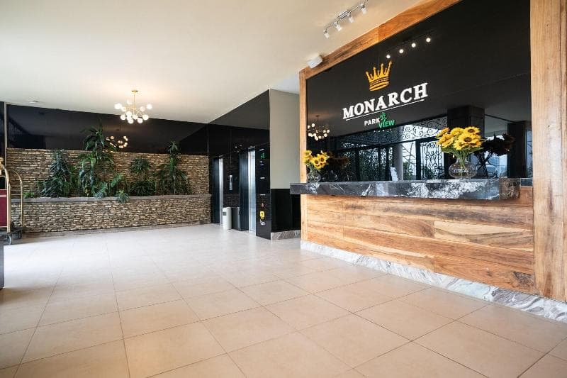 Monarch Parkview Hotel 5