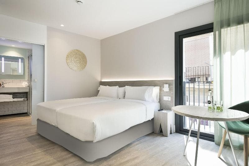 Niu Barcelona 4