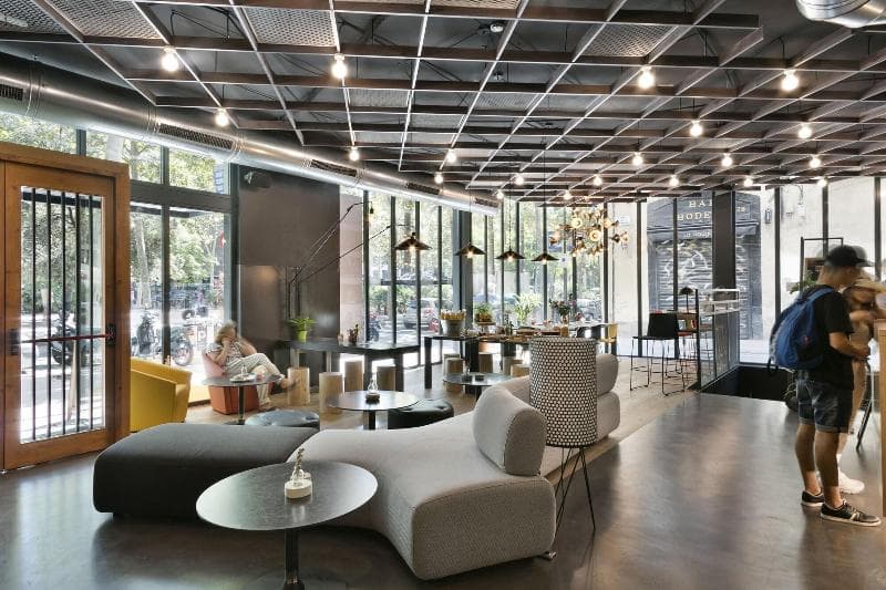 Niu Barcelona 3