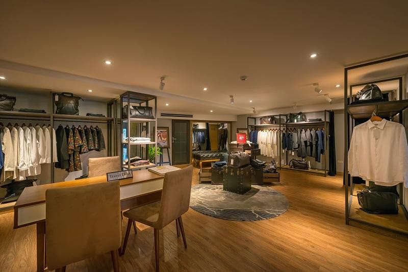 Bespoke Trendy Hotel Hanoi 4