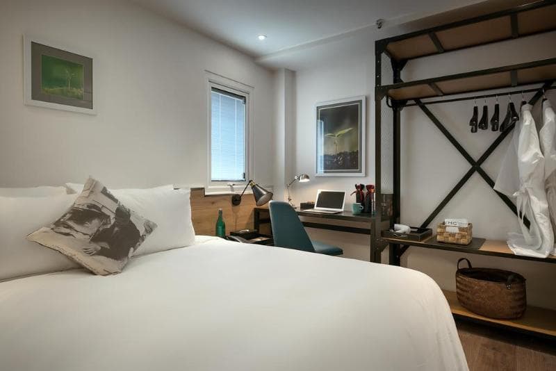 C Central Hotel De Tham 4