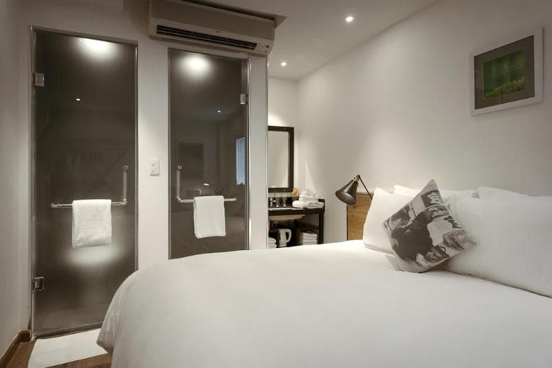 C Central Hotel De Tham 5