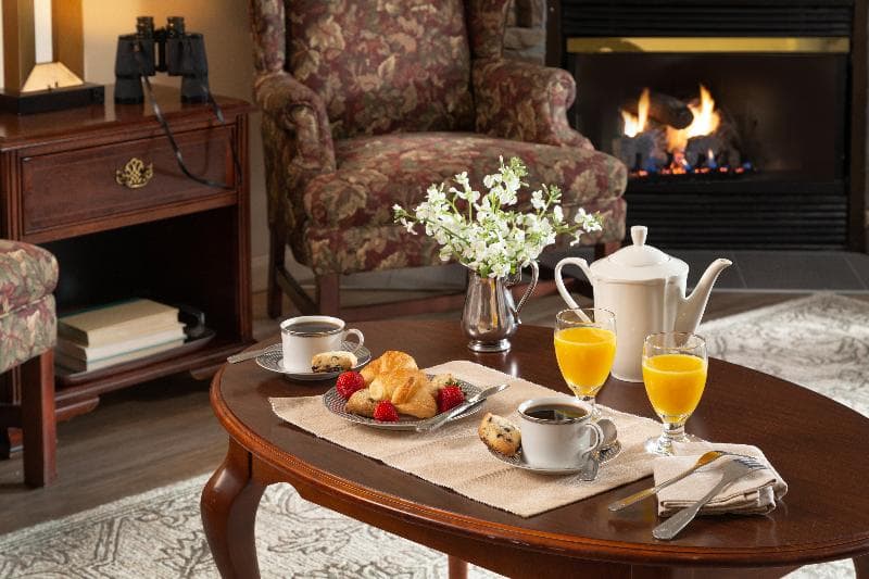 Meadowbrook Inn 4