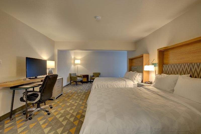 Holiday Inn Salem 4